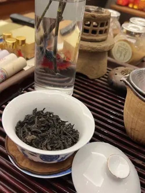 一壺春秋 從飲品到茶道，品味茶葉的萬千世界